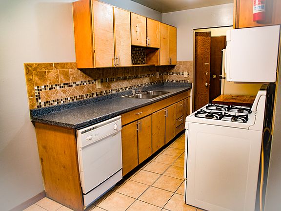 4th image of 800 University Ave SE #29