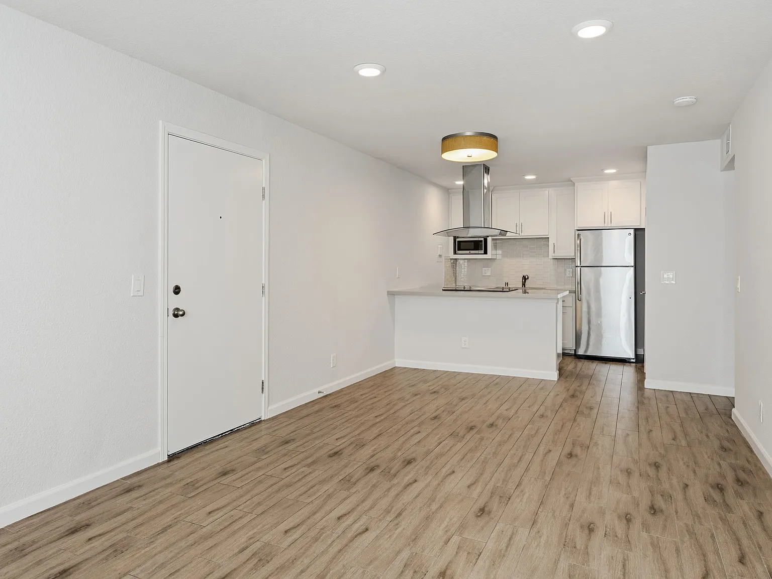1 bed, 650 sqft, $1,745 — Photo 4