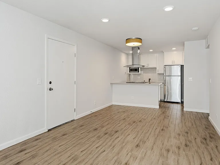 2522 T St #5 — Photo 9