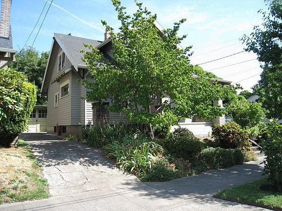 Shared Driveway & Dettached 1 Car Garage