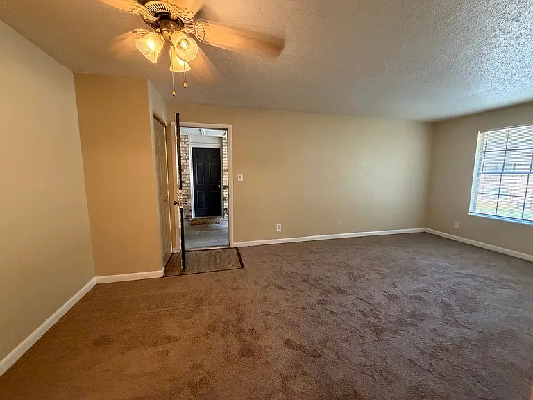 The New Meridian Apartments — Photo 19