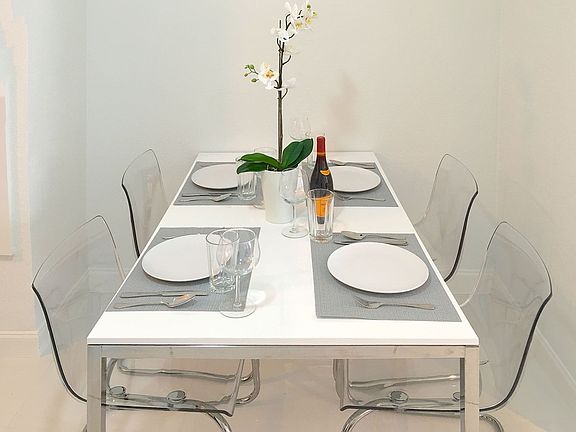 5th image of 827 Jefferson Ave #55