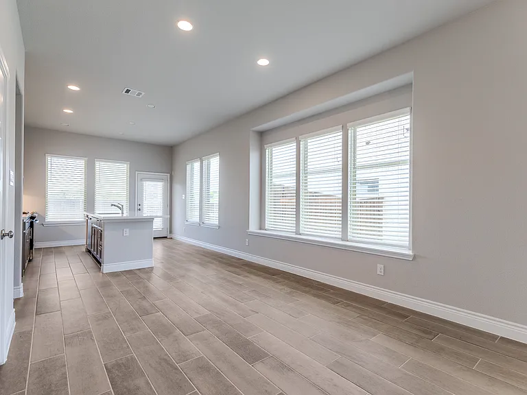 9504 Longhorn Ln — Photo 7