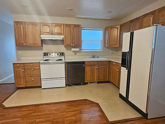 4th image of 1517 Denver Ave