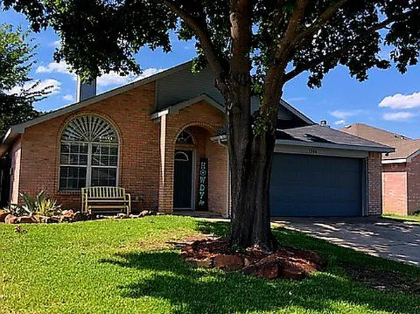 1306 Hidden Oaks Dr, Mansfield, TX 76063