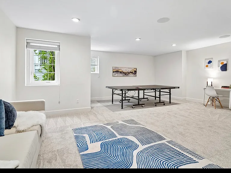 2166 NE Morgan Ln — Photo 12