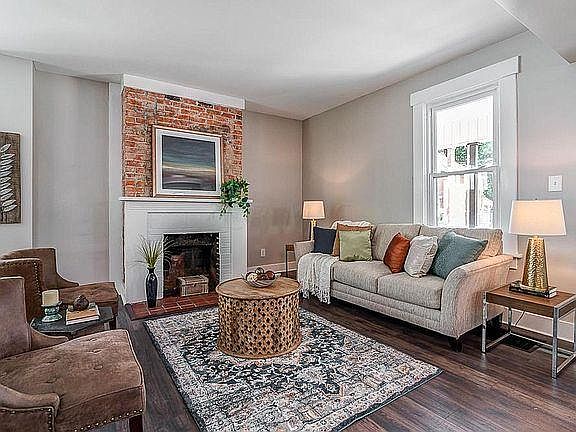 1st image of 485 Oakwood Ave