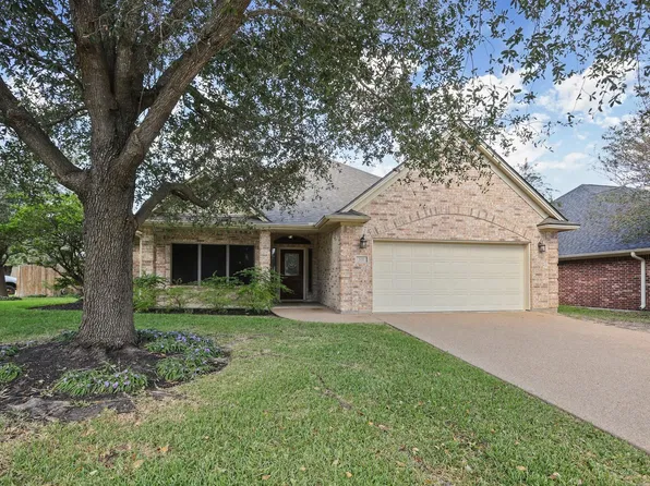 101 Hartford Dr, College Station, TX 77845