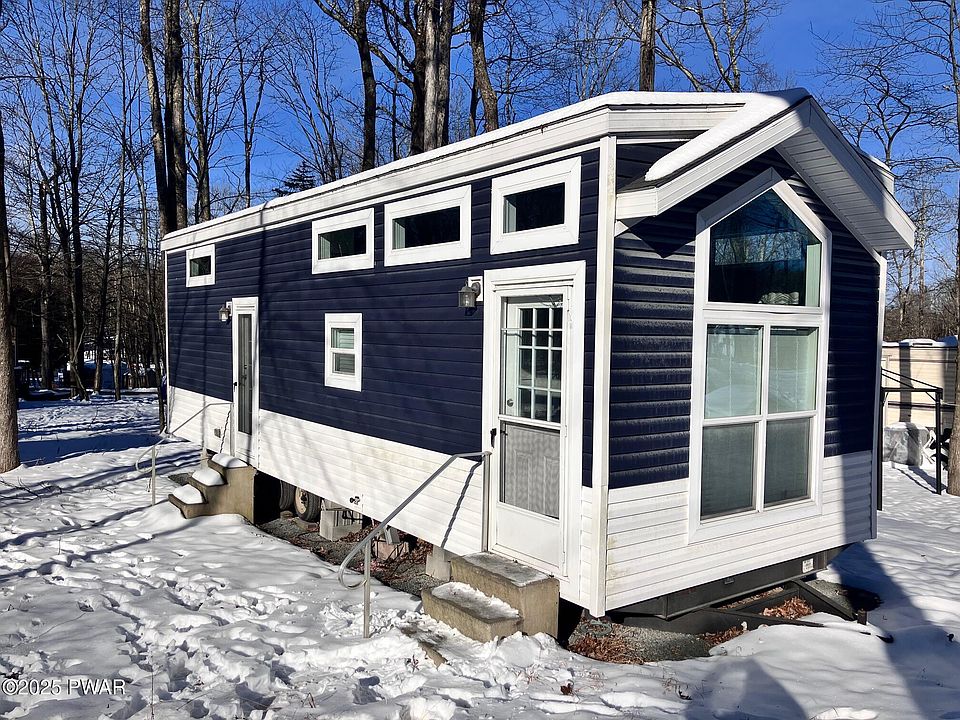 1st image of 106 Village Dr W