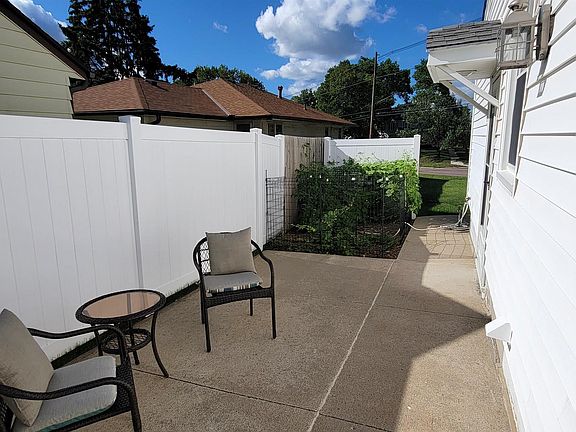 4th image of 2909 Stone Park Blvd