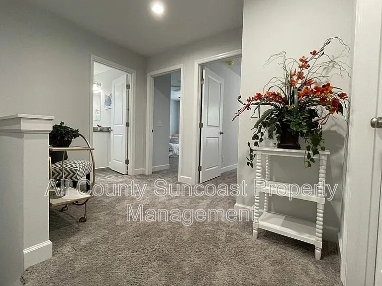 300 Bowman St — Photo 15