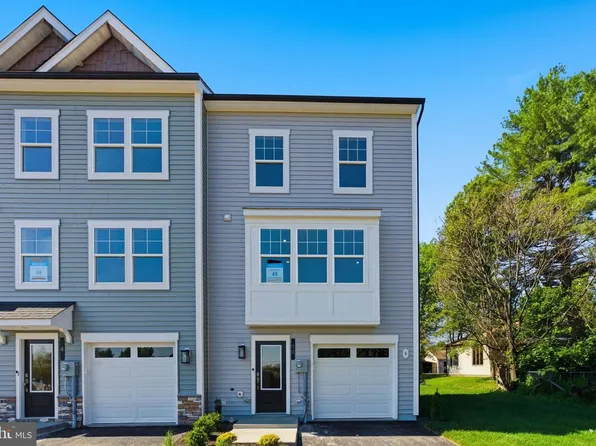 10 Magnolia Ct, Gettysburg, PA 17325