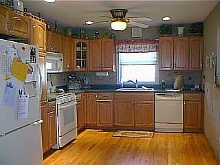 Eat-in-Kitchen