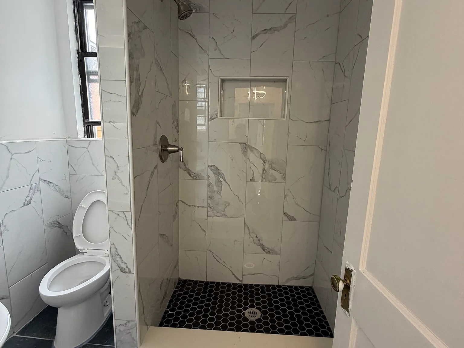 2 bed, 1200 sqft, $1,600 — Photo 2
