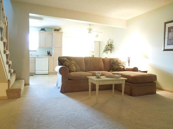 3rd image of 713 SE 14th St