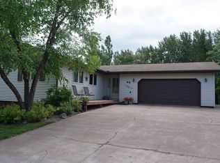 48 Nelson Dr, Silver Bay, MN 55614