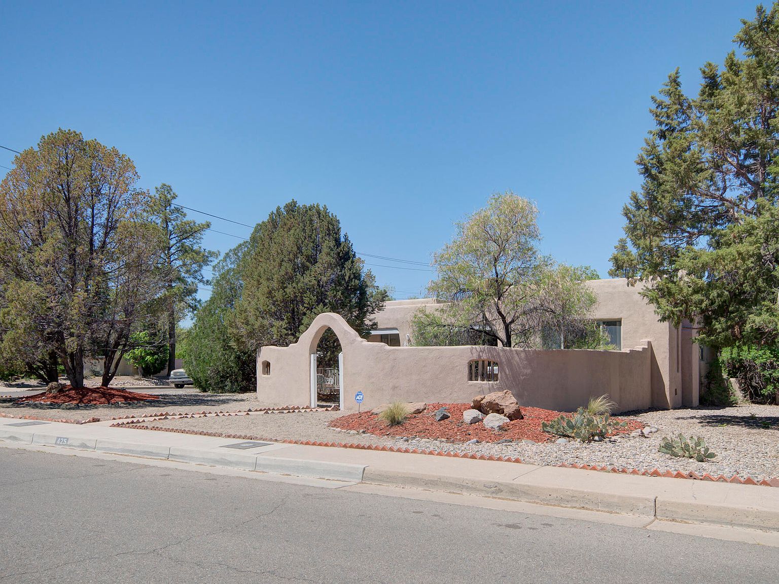 425 Hermosa Dr SE, Albuquerque, NM 87108 | Zillow