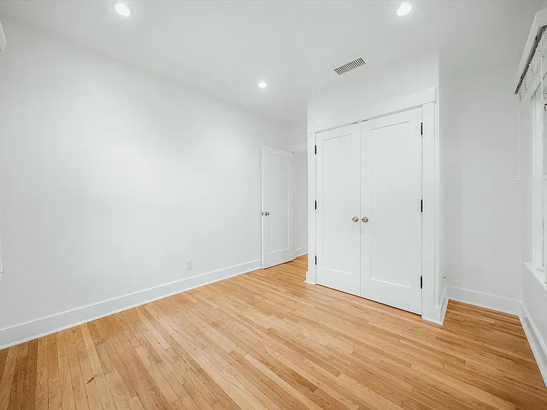 617 De La Vina St — Photo 31