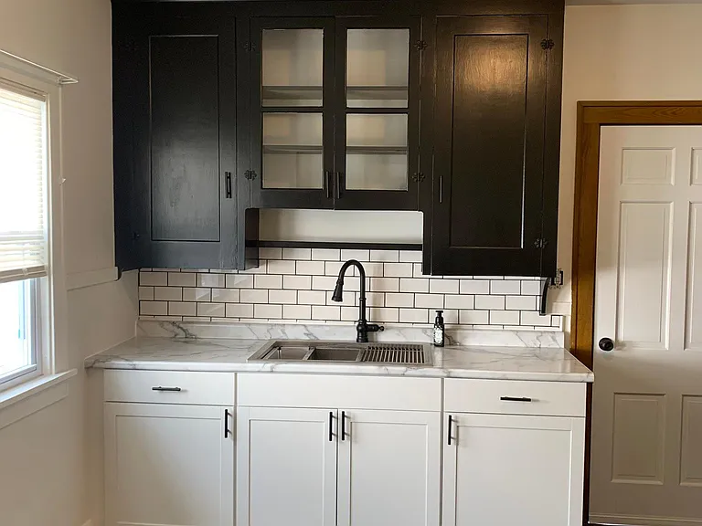 2097 Lewis Dr #UPSTAIRS — Photo 9