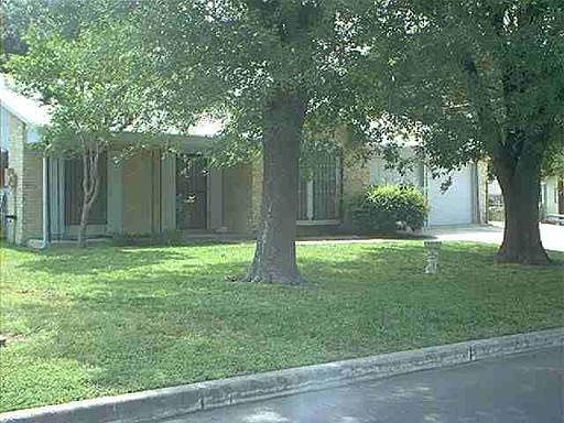1st image of 131 LOST FOREST DR