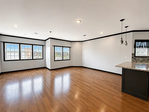 56 E 48th St #2 Photo 1