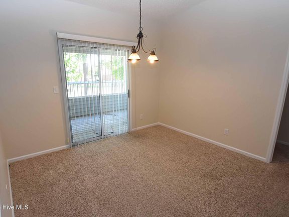4th image of 3304 Mulberry Ln APT E