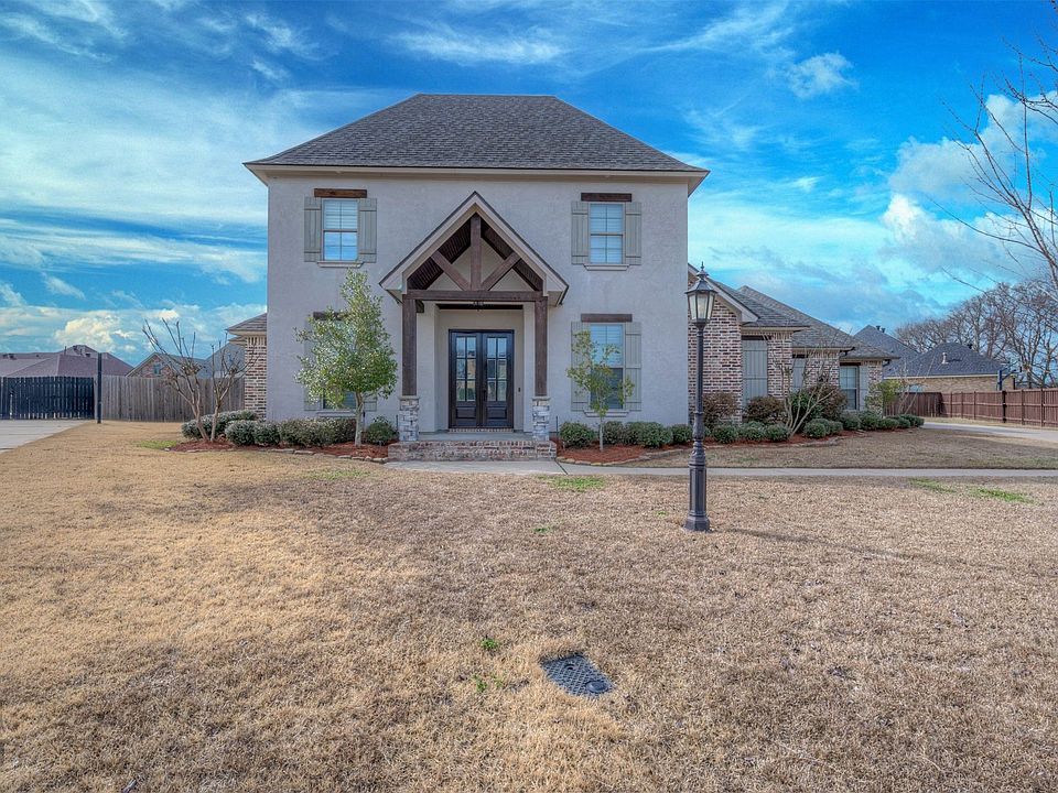 1st image of 250 Piccadilly Cir