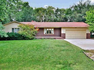 619 Cedar Ridge Dr, Newton, KS 67114