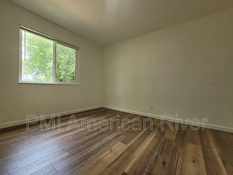 3729 Balsam St #4 — Photo 9