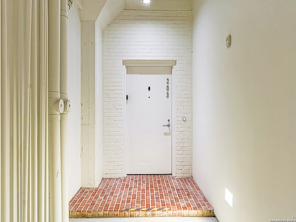 4th image of 114 Camp St. #203