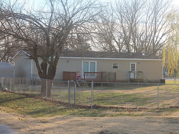 2nd image of 701 W Park St