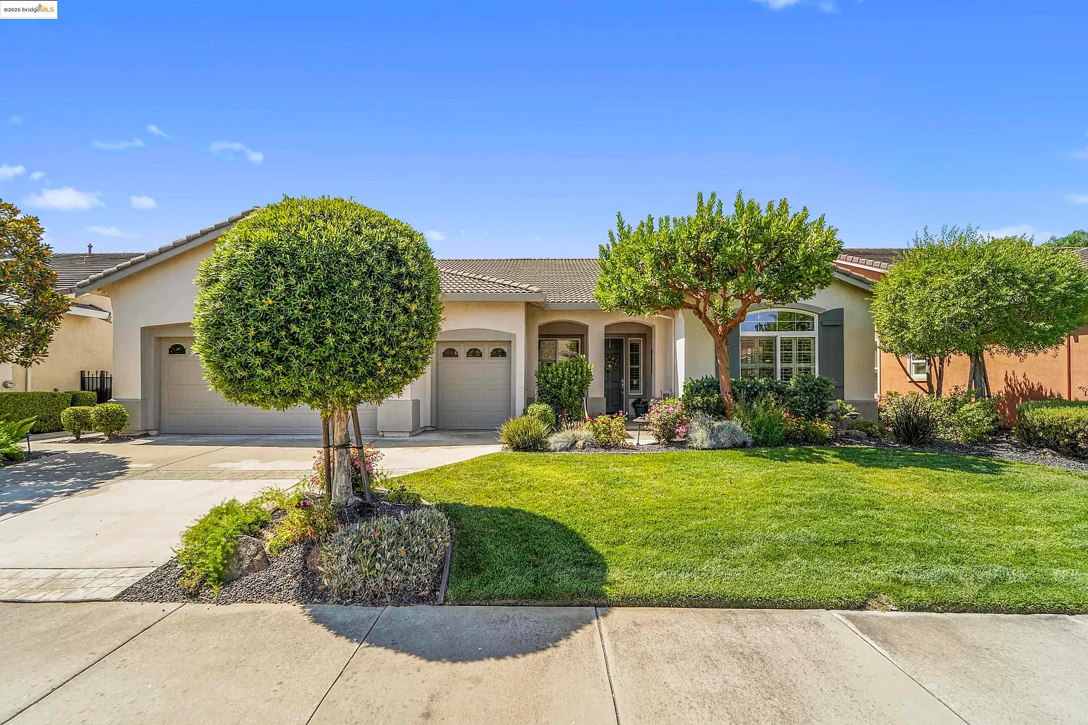 910 Suntan Ln photo 1