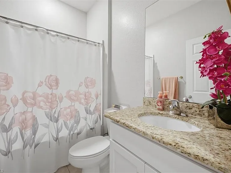 1025 NW 7th Pl — Photo 24