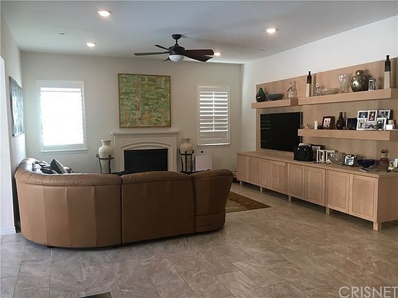 GREAT ROOM WITH CUSTOM BUILT-IN