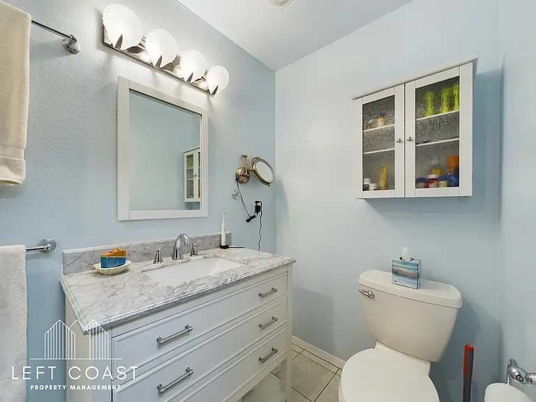 1033 NW Inlet Ave — Photo 32