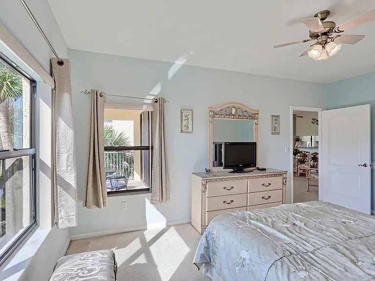 800 Uno Lago Dr #305 — Photo 27