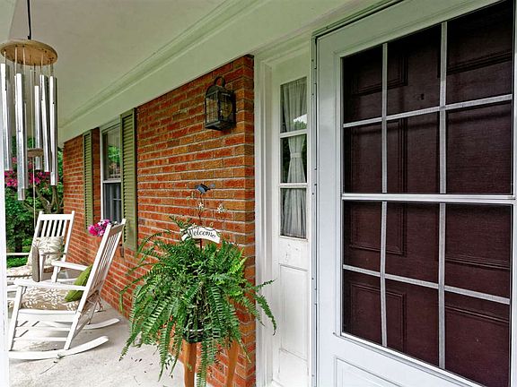 3rd image of 22 Crestwood Dr
