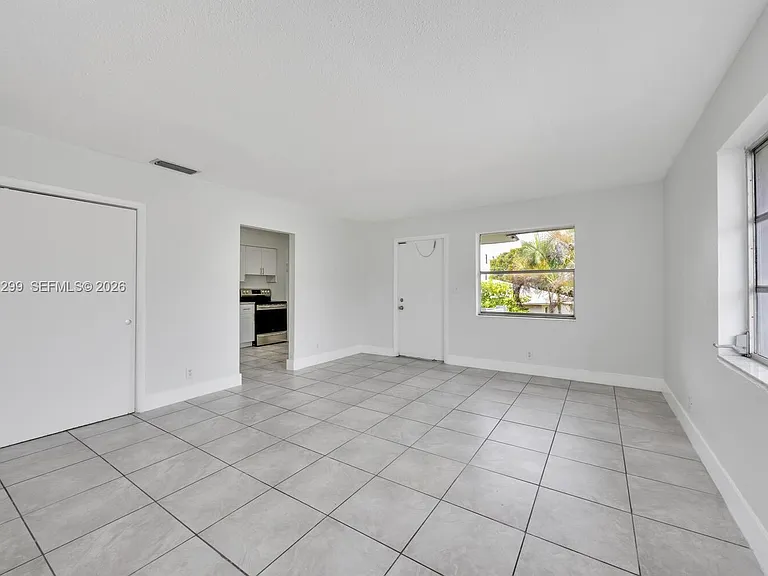 510 SE 12th Ct #6 — Photo 13