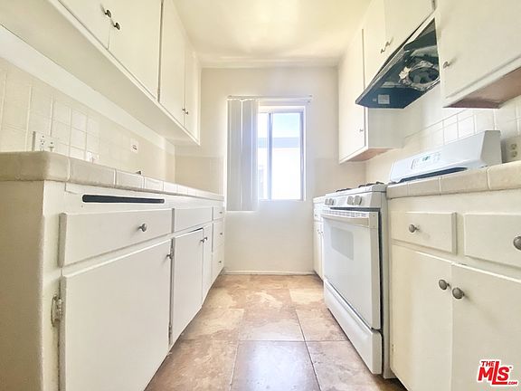 3rd image of 12621 Pacific Ave #8A