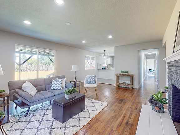 4th image of 6714 W Willamette Ave