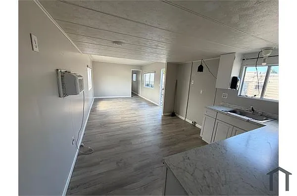 Building Photo - 3680 Dixie Hwy NE #16