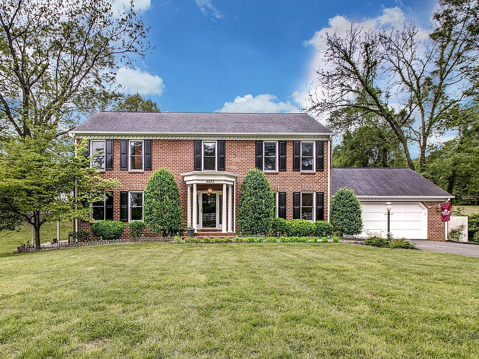 1st image of 3922 Belle Aire Cir SW