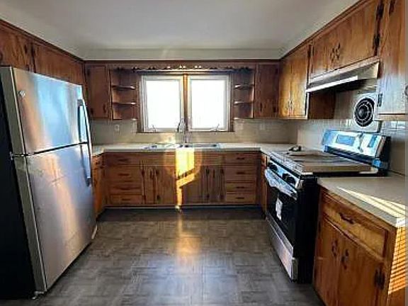 2nd image of 66 Tower Pl