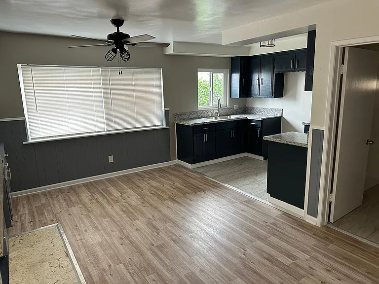 11423 Menlo Ave #A — Photo 8