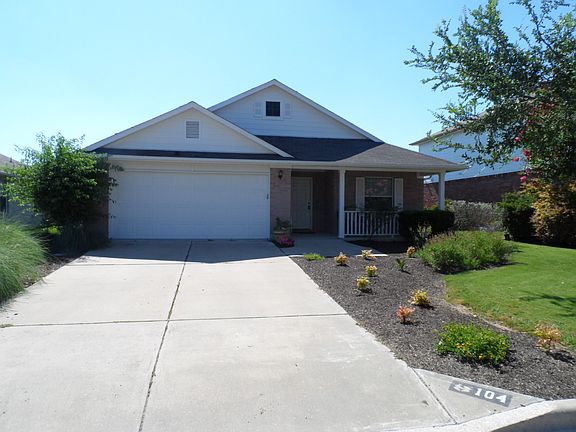 2nd image of 104 S Creek Bend Dr