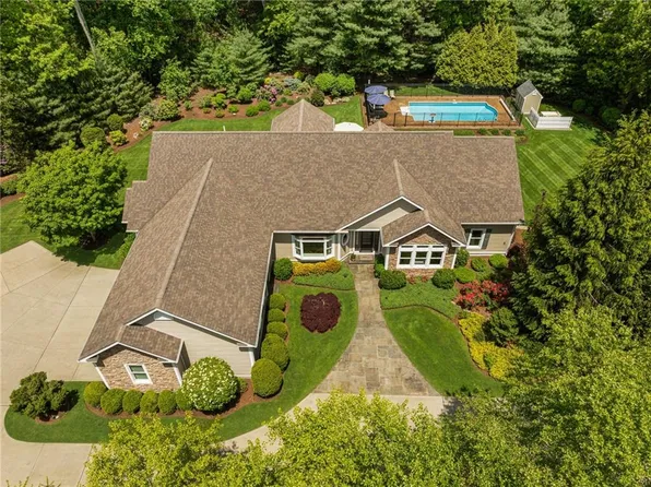 2271 Middle Rd, East Greenwich, RI 02818