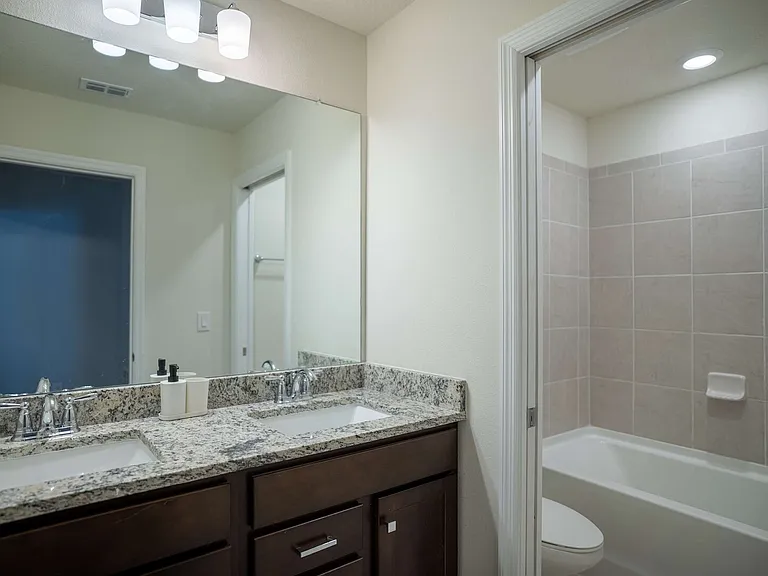Saint Kitts Cir — Photo 6