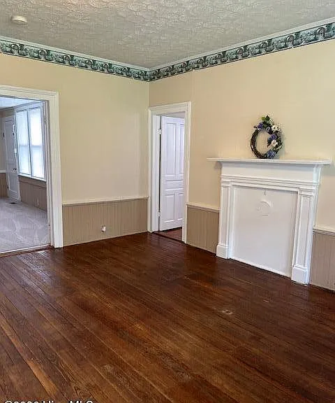 115 E Station St — Photo 2