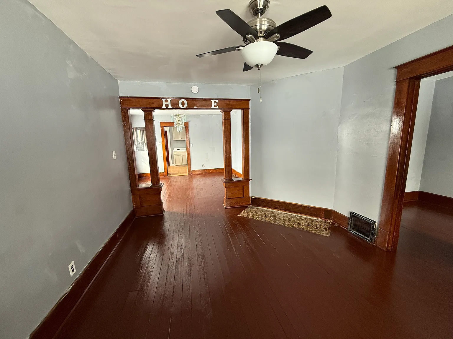 3 bed, 2000 sqft, $1,100 — Photo 4