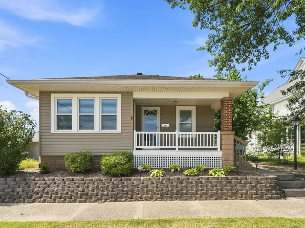 2811 15th St #A, Moline, IL 61265